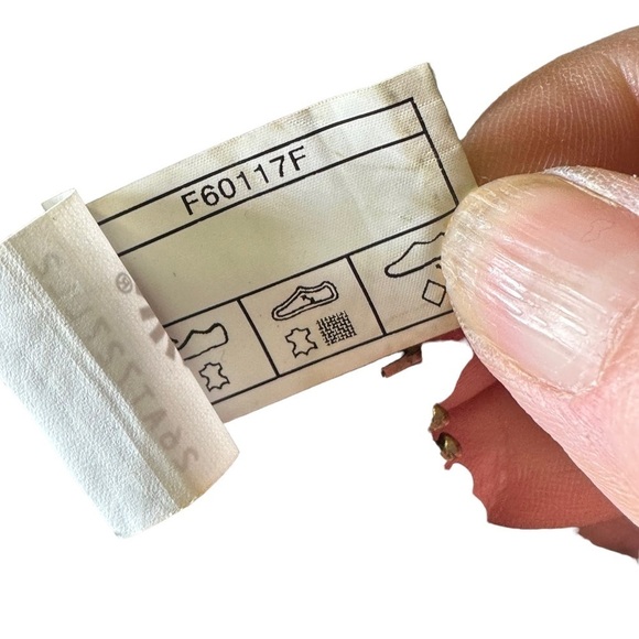 UGG Women’s Niels Zippered Leather Boots Size 7 - Picture 13 of 14